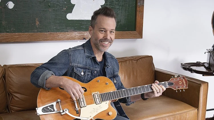 Erich Andreas playing a Gretsch electric guitar in the Complete Guitar System course